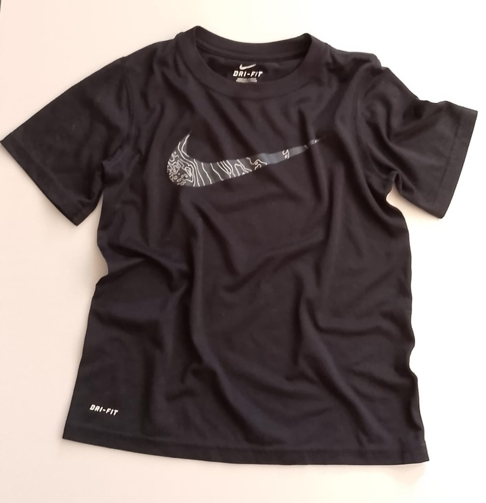 Camiseta Manga Corta Niño Negra NIKE DRY FIT. Talla XS